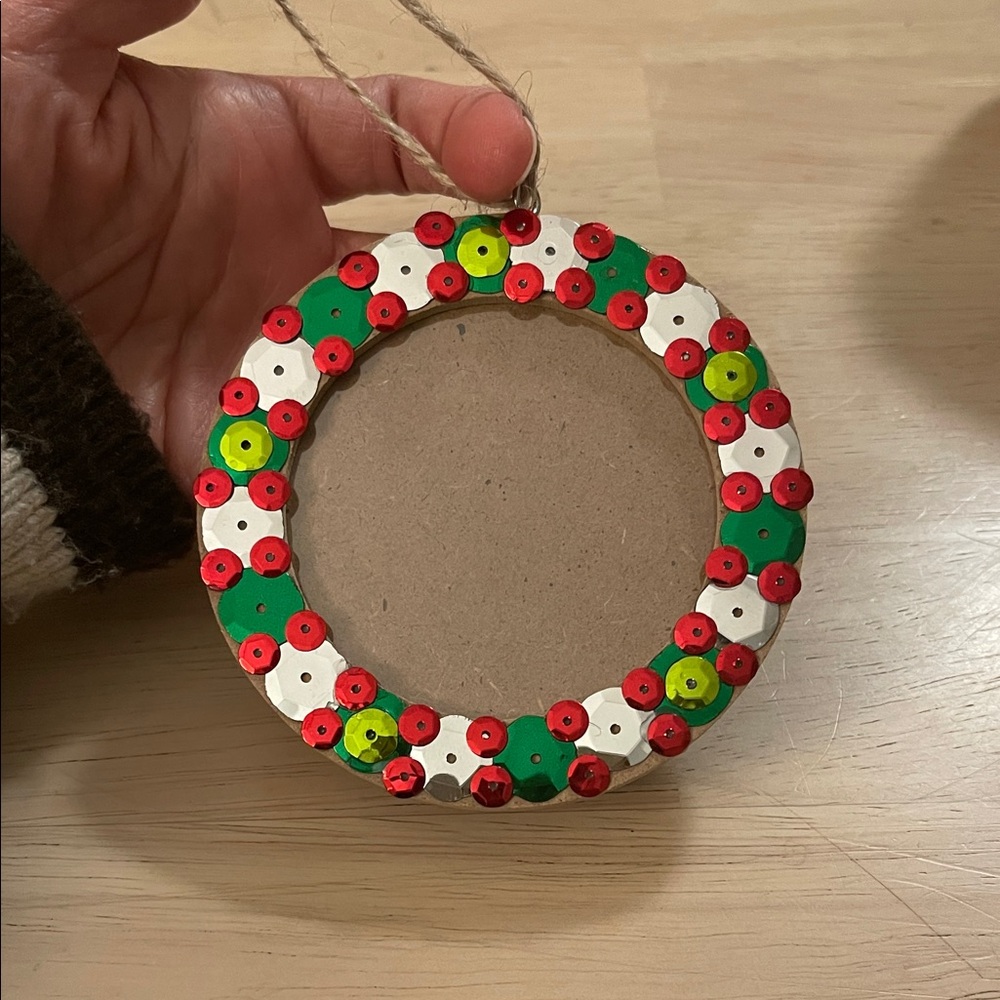 Wreath Photo Holder Ornament